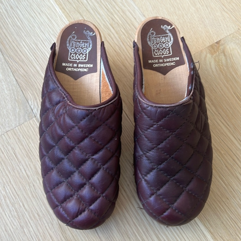 Mengen Original Swedish Quilted Clogs Wine Leather Wooden Sole Women’s Size 7/37